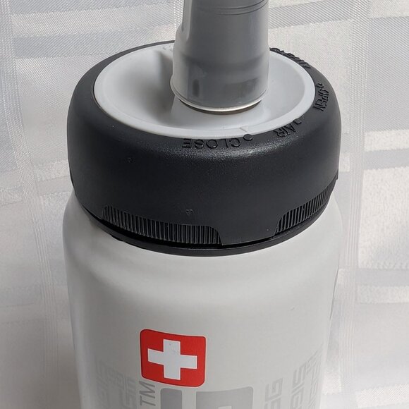 SIGG SWISS MADE METAL WATER BOTTLE SPORTS 0.6 LT SILVER AND WHITE LIDDED SPORTS - Picture 3 of 16